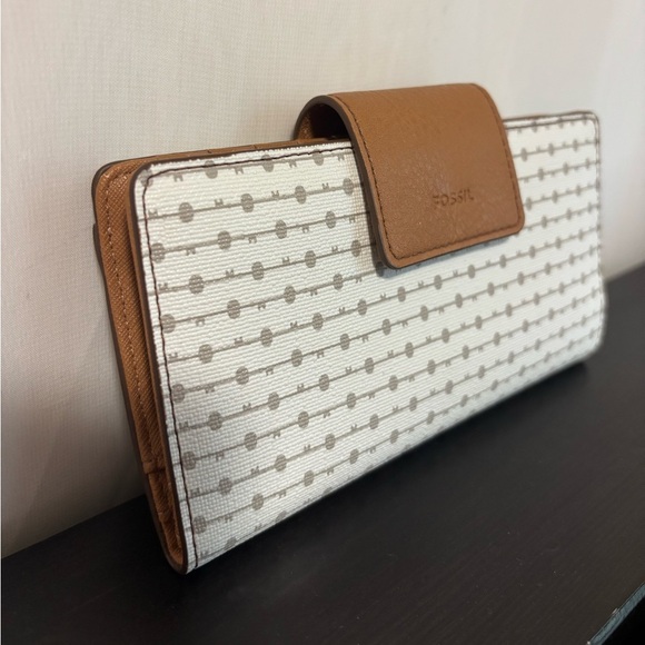 🤍 Fossil Kinley Tan & White Bifold Wallet – EUC 🤍 - Picture 3 of 9